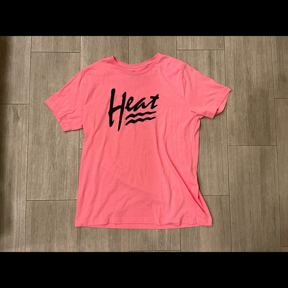 Men's Court Culture Miami Heat Pink Tee T-Shirt Size L Large Used